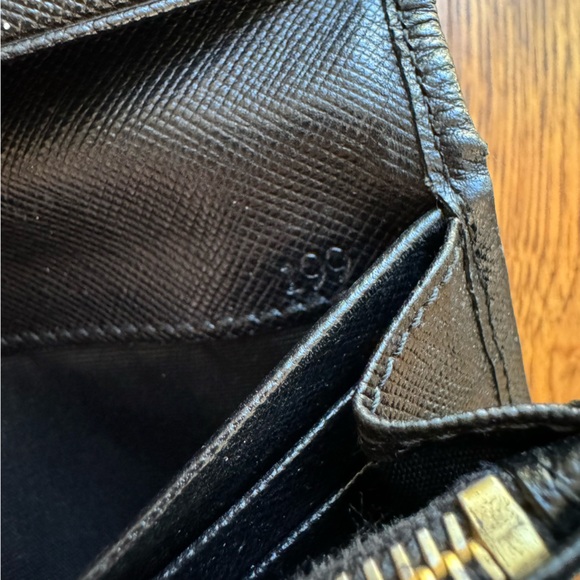💙LAST DAY💙 Prada Saffiano Quilted Black Leather Long Wallet (w/ COA) - Picture 4 of 14